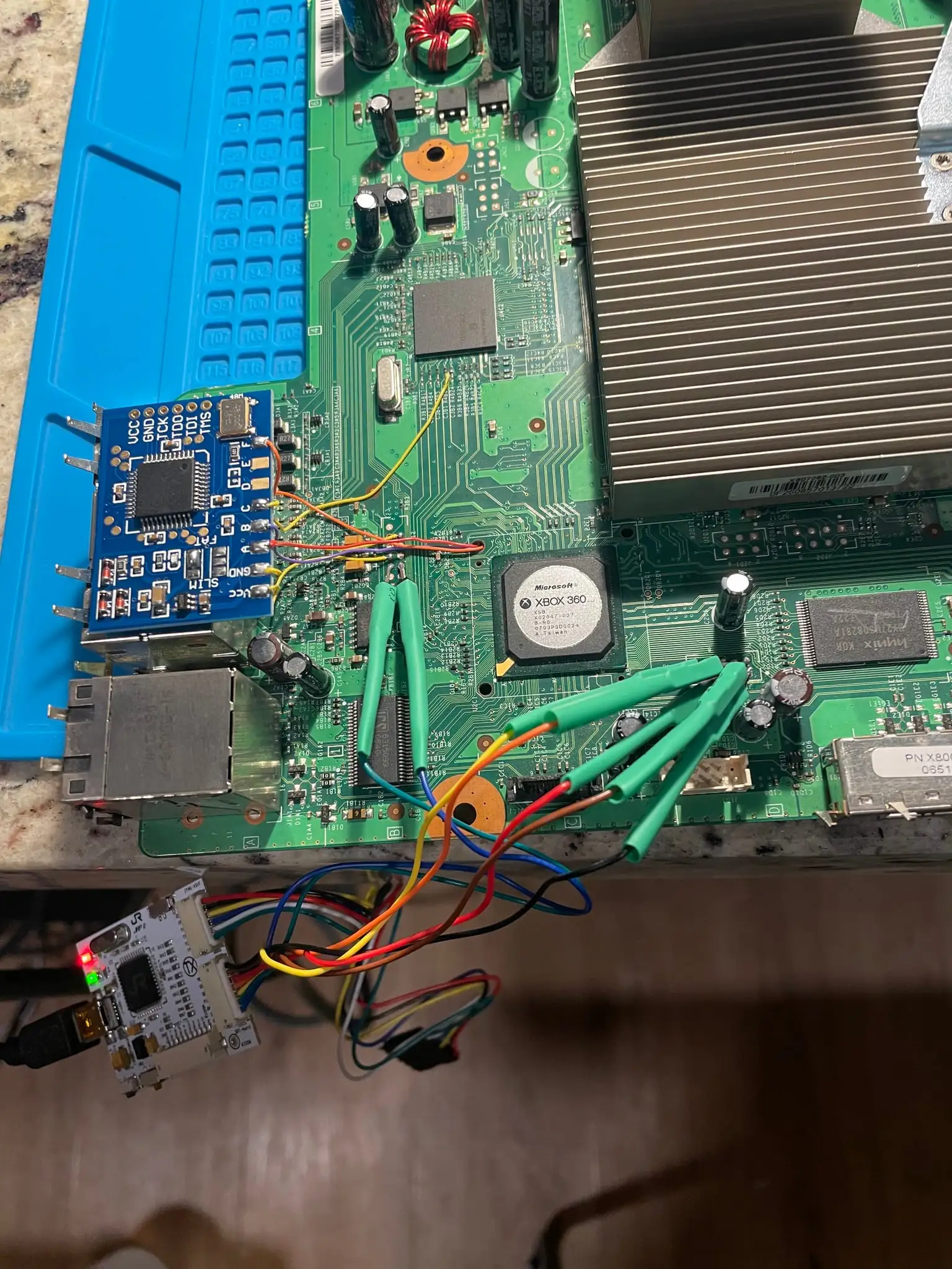 Phat Xbox 360 Modchip Install, photo 1 of 7
