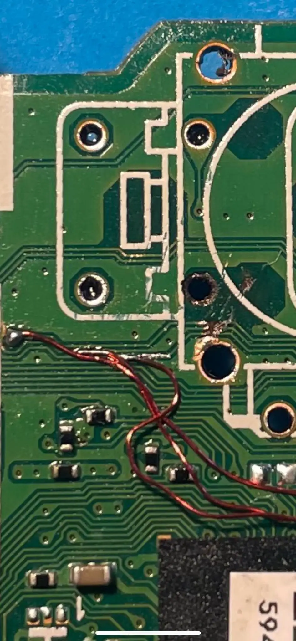 PS4 Controller Trace Repair, photo 2 of 3