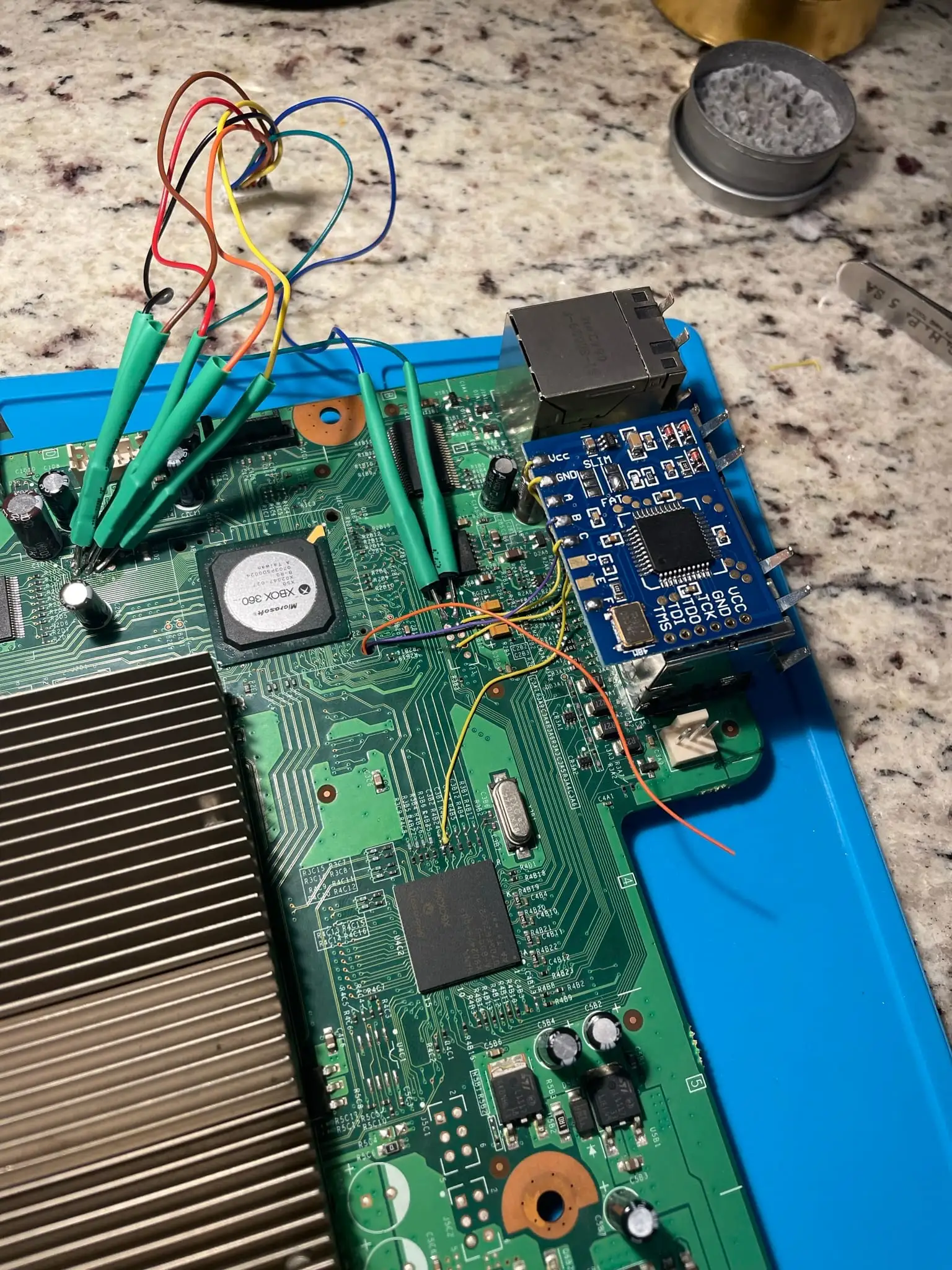 Phat Xbox 360 Modchip Install, photo 5 of 7