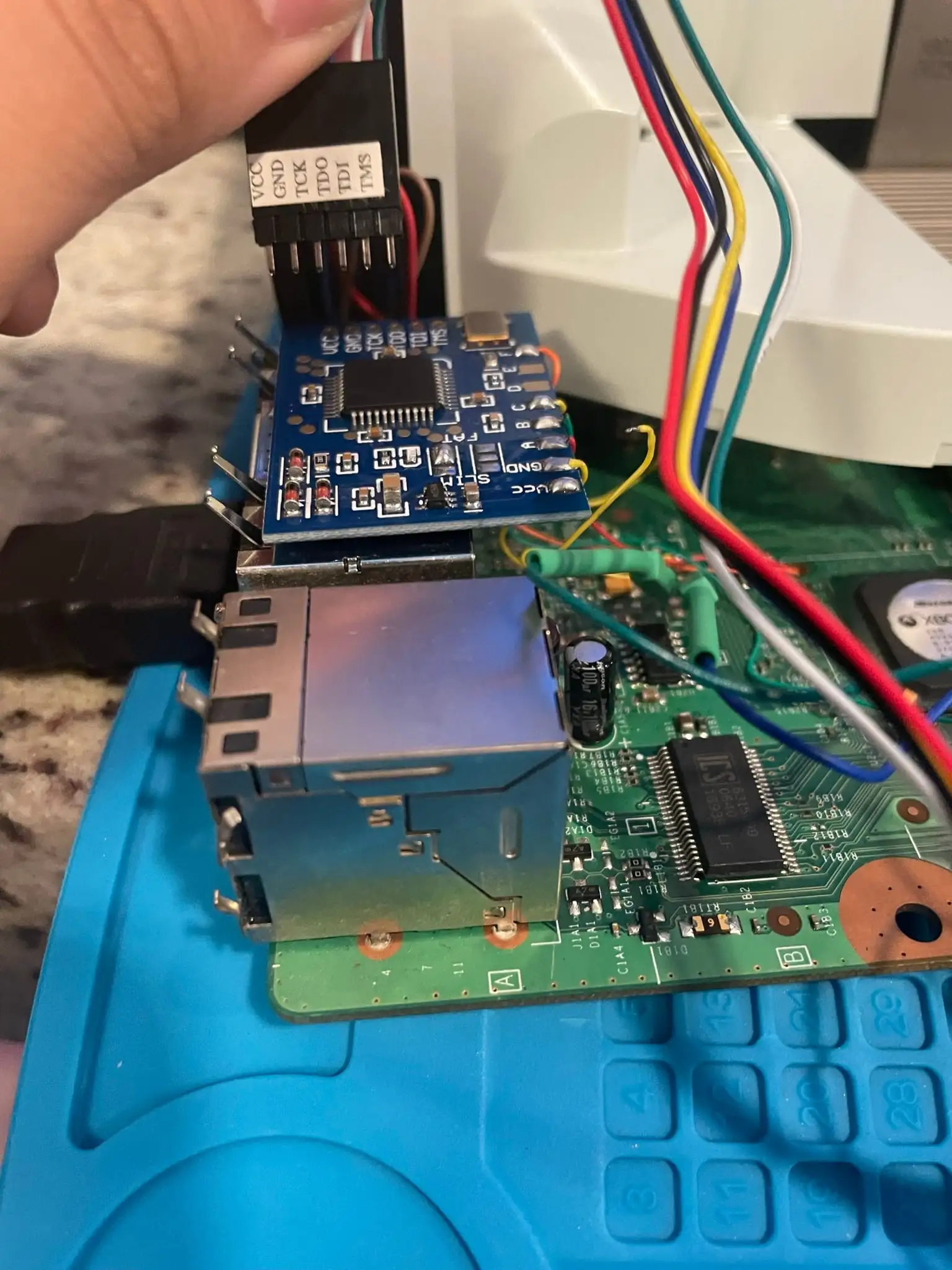Phat Xbox 360 Modchip Install, photo 6 of 7
