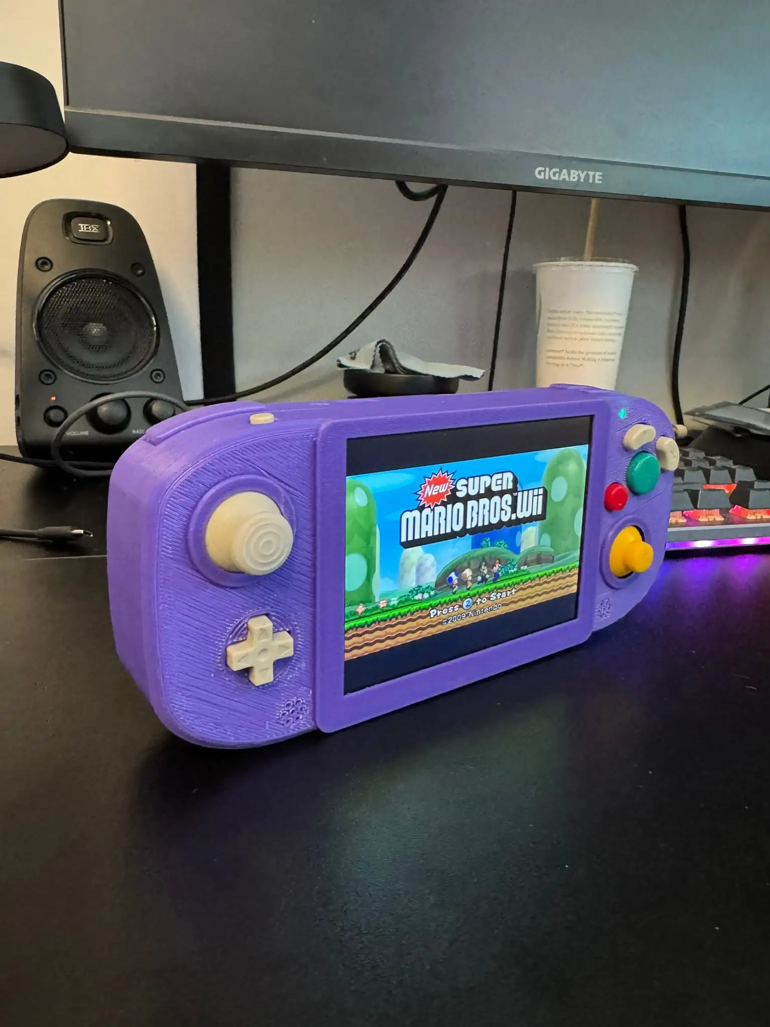GWii: Portable Handheld Wii, photo 3 of 23